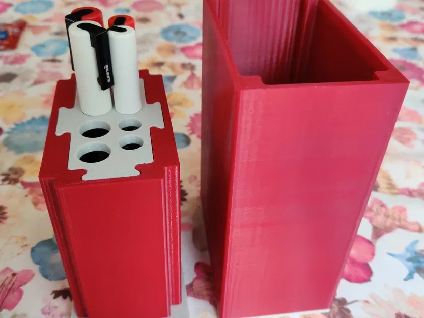 Hộp đựng bút Posca có nắp tùy chỉnh theo kích thước - Image 1