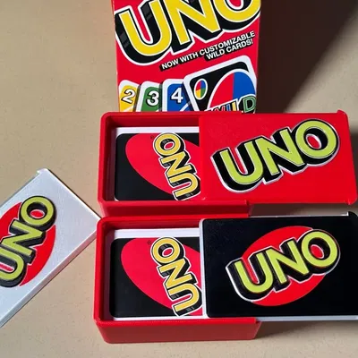 Hộp bài Uno với nắp tùy chỉnh nhiều màu sắc