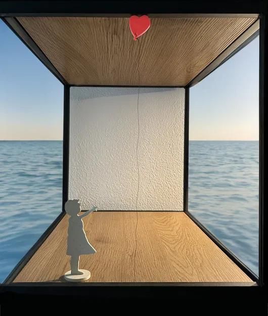 Cô gái bóng bay theo phong cách Banksy - Image 1