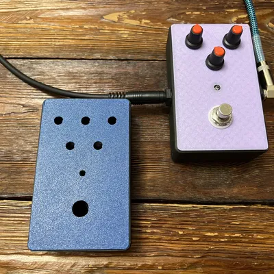 Hộp pedal hiệu ứng guitar với nhiều tùy chọn núm điều chỉnh