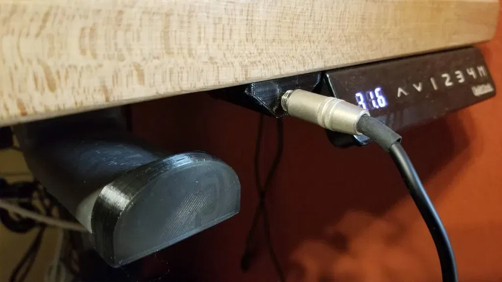 Mở rộng jack tai nghe gắn dưới bàn làm việc hoặc tường - Image 1