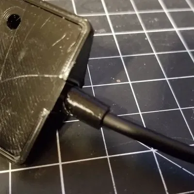 Mở rộng jack tai nghe gắn dưới bàn làm việc hoặc tường