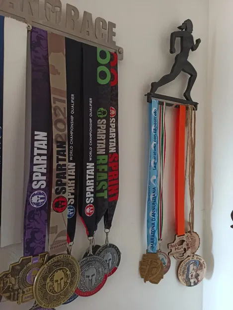 Giá đỡ huy chương SpartanRace với hình bóng người chạy - Image 4