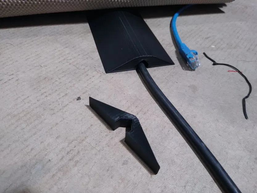 Bảo vệ cáp sàn hình tròn cho dây điện và dây mạng - Image 1