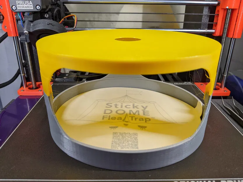 Bẫy bọ chét sử dụng ánh sáng xanh và nước xà phòng - Image 2