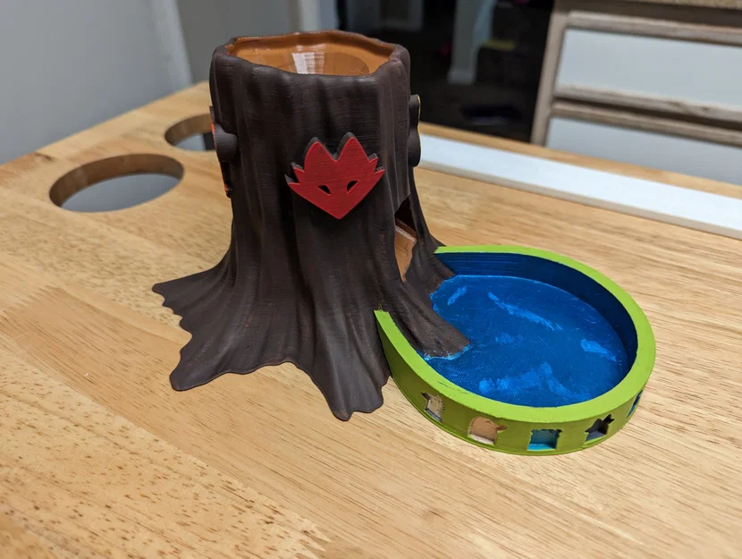 Tháp xúc xắc theo chủ đề Root từ trò chơi board game - Image 1