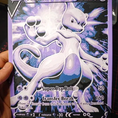 Thẻ bài Pokemon Mewtwo với thiết kế độc đáo từ HueForge