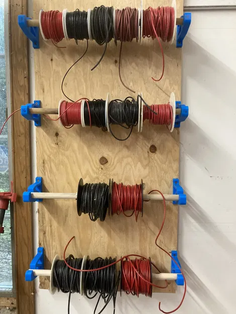 Giá đỡ cuộn dây 5/8" với nắp chặn - Image 2