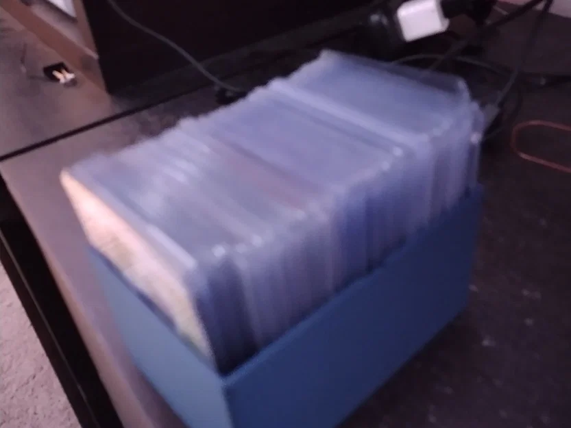 Giá đỡ thẻ bóng đá tiện dụng cho không gian nhỏ - Image 2