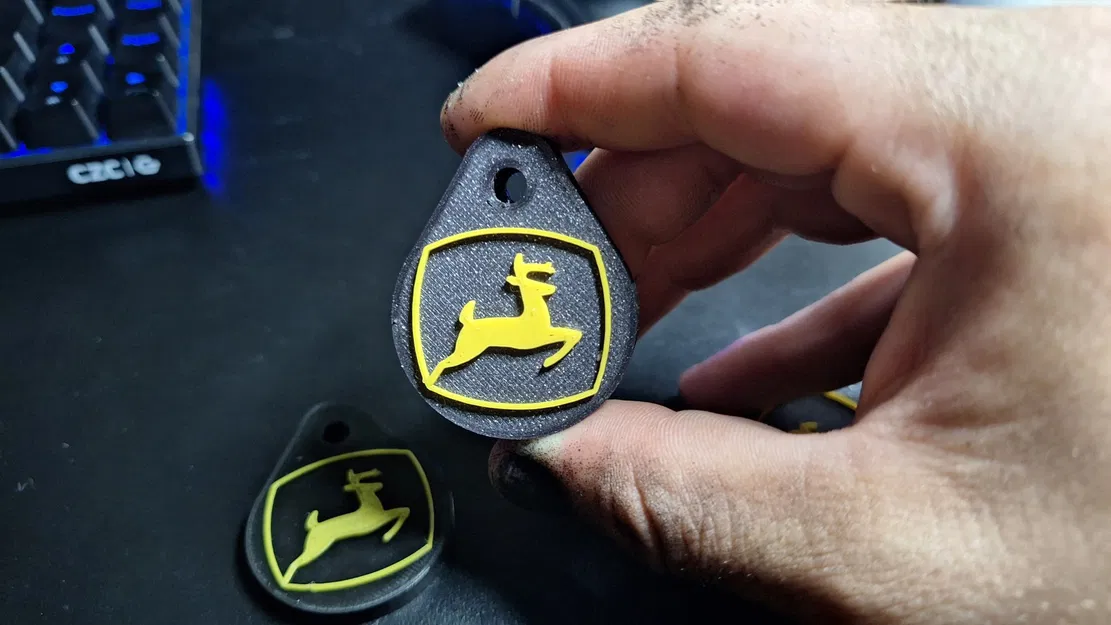 Nắp che John Deere với logo đặc trưng - Image 2