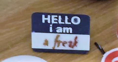 Thẻ tên hài hước cho những người khác biệt - Image 1