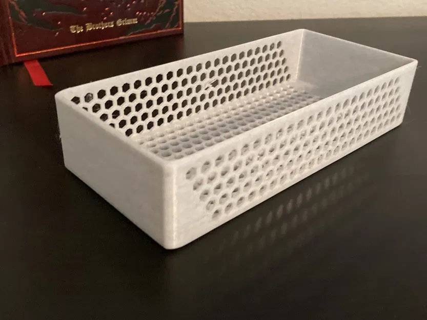 Hộp bút hình lục giác tiện dụng cho văn phòng - Image 1