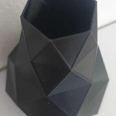 Bình hoa kiểu thấp polygon