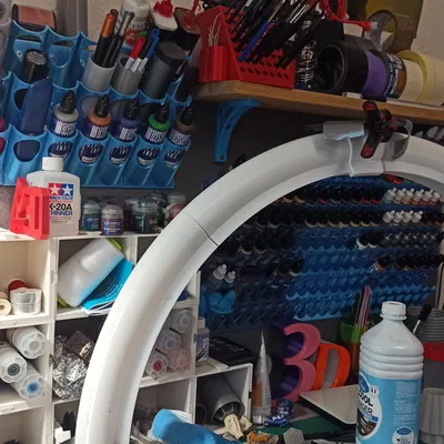 Giá đỡ tường cho thinner và dụng cụ vẽ