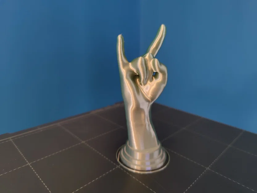 Biểu tượng sừng trên đế trang trí - Image 1