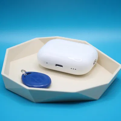 Khay giữ đồ đơn giản kiểu Low Poly