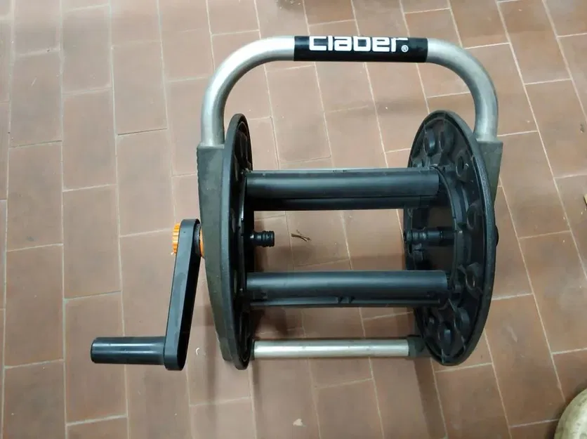 Giá đỡ cuộn dây điện tự cuốn từ ống nhựa - Image 4