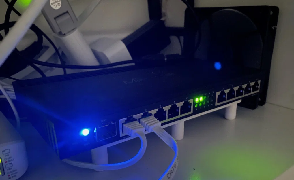 Giá đỡ thông gió cho Mikrotik RB4011 - Image 3
