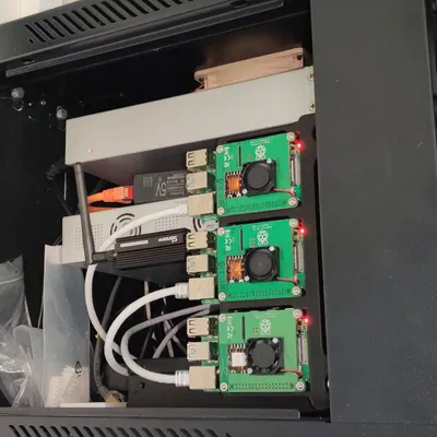 Giá đỡ cho cụm Raspberry Pi 3x với POE hat