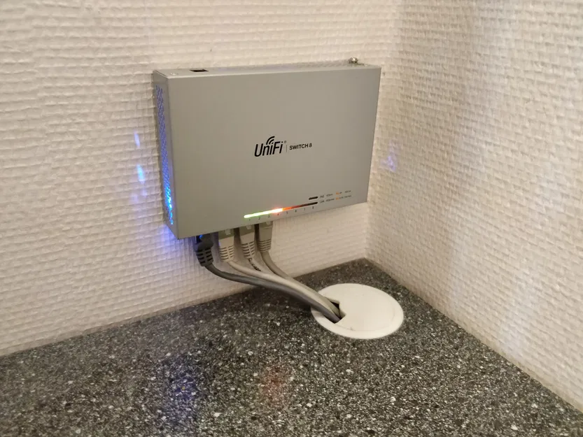 Hướng dẫn khoan lỗ lắp đặt UniFi Switch 8 trên tường - Image 1