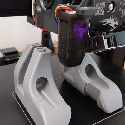 Giá treo tường cho đàn bass Ibanez SR