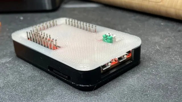Vỏ bảo vệ Hydrabus lắp ghép dễ dàng - Image 1