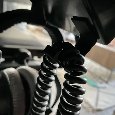 Giá đỡ cáp tai nghe cuộn gọn gàng