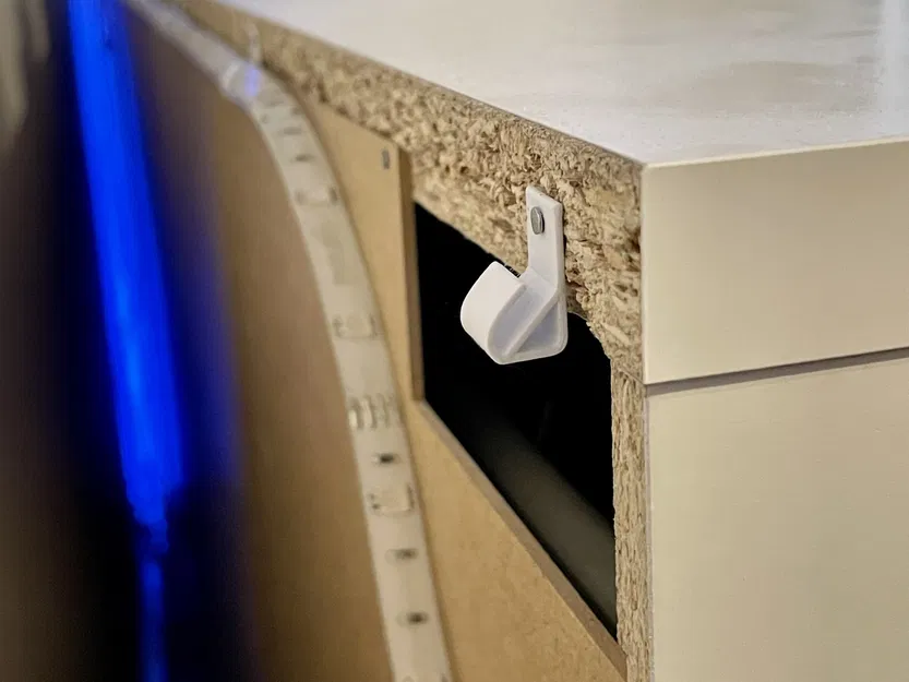 Giá đỡ đèn LED góc 45° cho Philips Hue Lightstrip - Image 2