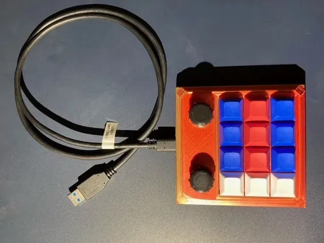 Bàn phím macro tùy chỉnh 12 phím với núm và đèn LED - Image 3