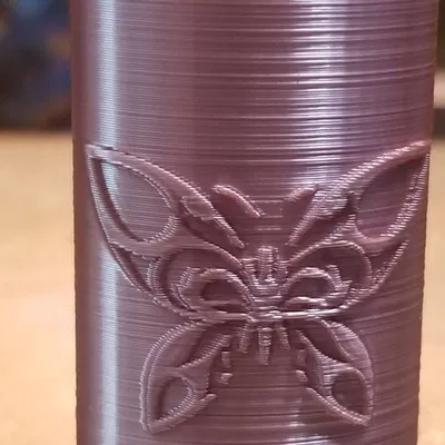 Vỏ bật lửa hình bướm độc đáo