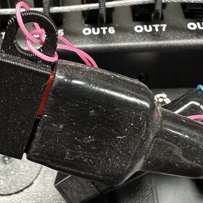 Nắp Anderson Power Pole với vòng treo dây đeo