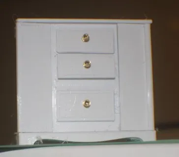 Tủ đồ chơi cho búp bê với ngăn kéo và cửa mở hoạt động - Image 1