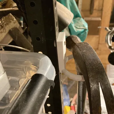 Giá đỡ búa thiết kế trong SketchUp với lỗ gắn tường