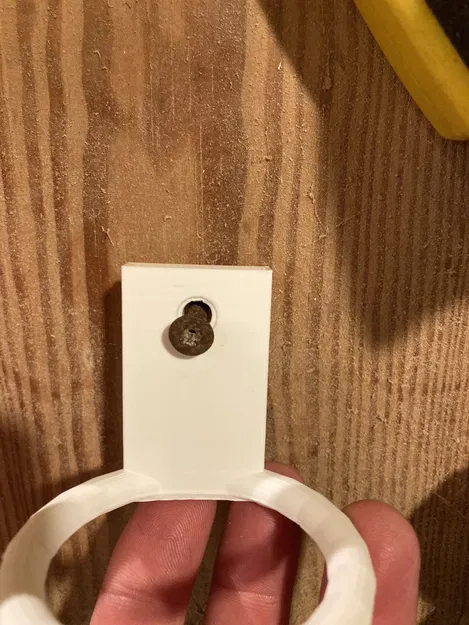 Giá đỡ búa thiết kế trong SketchUp với lỗ gắn tường - Image 3