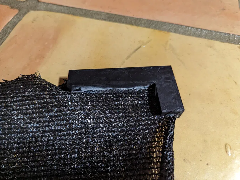 Giá đỡ vải che nắng gắn từ tính cho tủ kính Ikea - Image 3