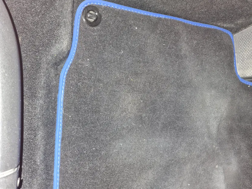 Giá đỡ thảm cho xe Golf 4 và các dòng xe VAG khác - Image 3