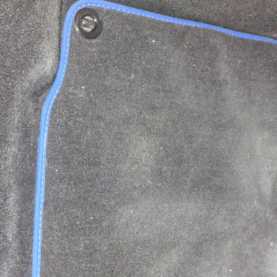 Giá đỡ thảm cho xe Golf 4 và các dòng xe VAG khác