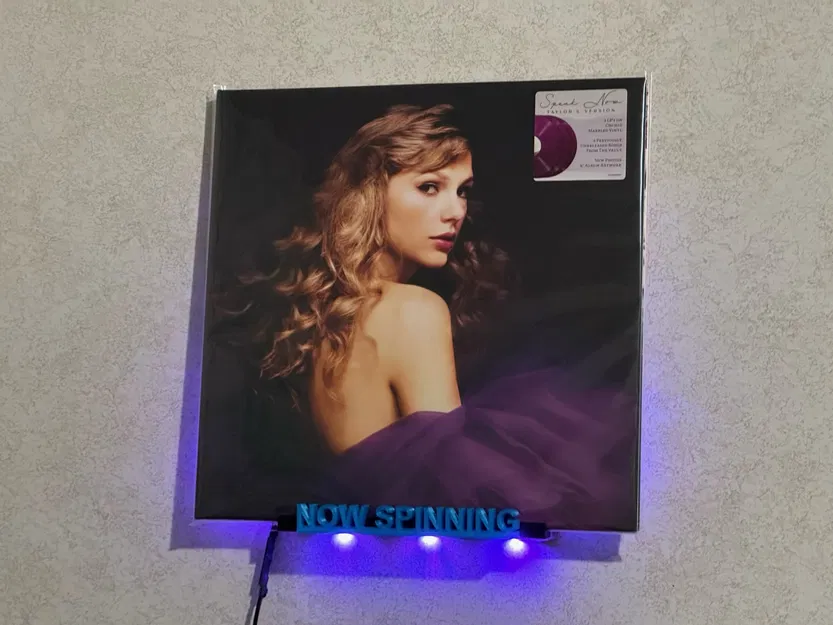 Giá đỡ đĩa vinyl treo tường không sử dụng vít với chữ cái... - Image 2