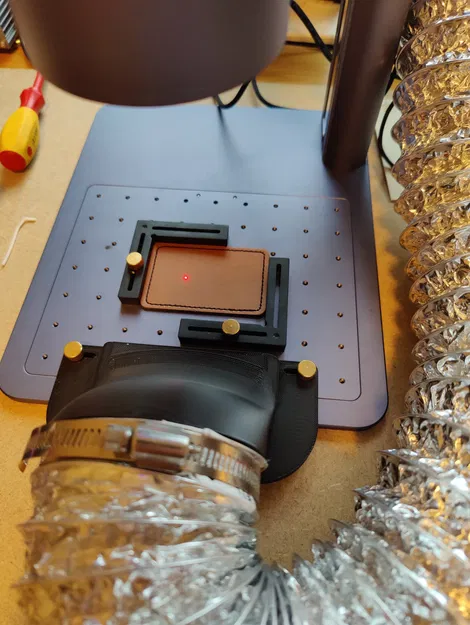 Giá đỡ ống xả phẳng LaserPecker 4 với lỗ vít - Image 4