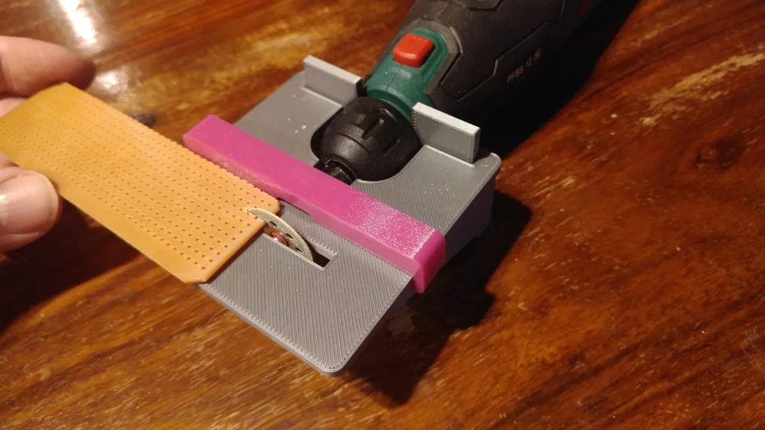 Cưa bàn Parkside PFBS 12 điều chỉnh chiều cao đơn giản - Image 1