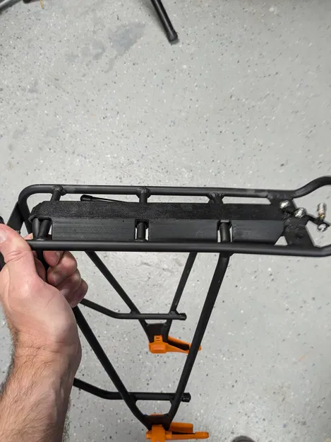 Cản sau Snap-On cho giá đỡ xe đạp Axiom Streamliner Disk DLX - Image 1