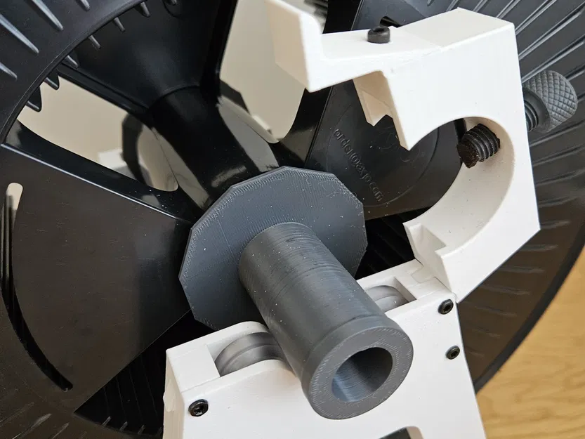 Giá đỡ cuộn filament 2kg với khóa nhanh và phanh - Image 1