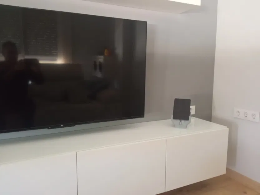 Giá đỡ tay low poly cho Kindle, tablet và điện thoại di động - Image 2