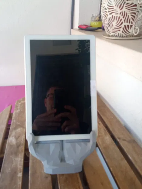 Giá đỡ tay low poly cho Kindle, tablet và điện thoại di động - Image 12