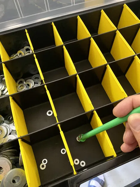 Cây gậy từ tính giúp lấy chi tiết nhỏ từ hộp đựng - Image 3