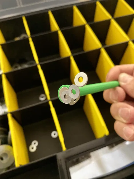 Cây gậy từ tính giúp lấy chi tiết nhỏ từ hộp đựng - Image 4