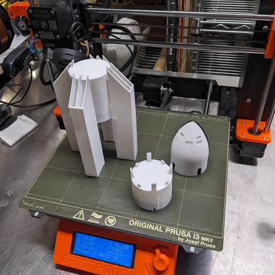 Tên lửa phiên bản 2 - Friede từ Người phụ nữ trên Mặt trăn...