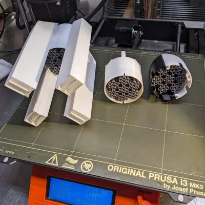 Tên lửa phiên bản 2 - Friede từ Người phụ nữ trên Mặt trăn...