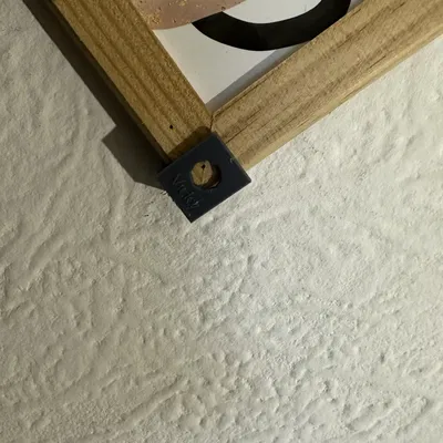 Giá treo tường nhỏ cho bảng nhẹ