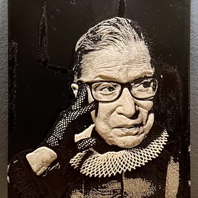 Chân dung Ruth Bader Ginsburg theo phong cách HueForge
